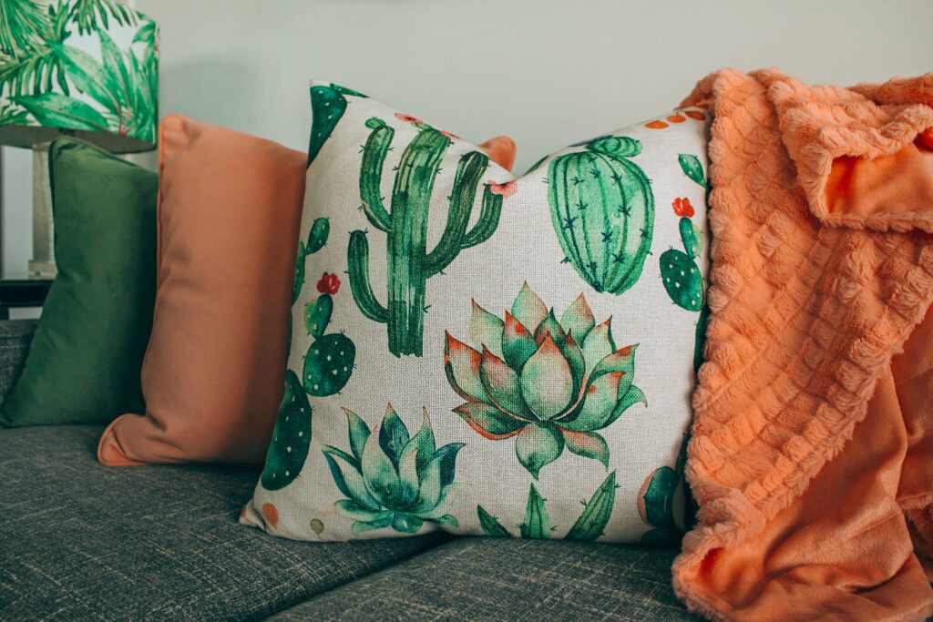 Les housses de coussin décoratives : un changement radical pour votre intérieur